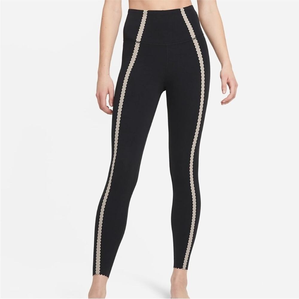 Nike Black Yoga Luxe High-waisted 7/8 Eyelet Leggings Size Medium